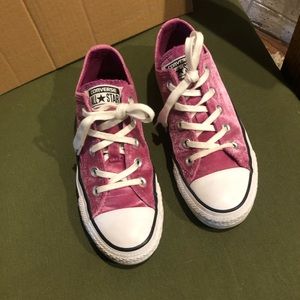 Women’s converse, size 6
